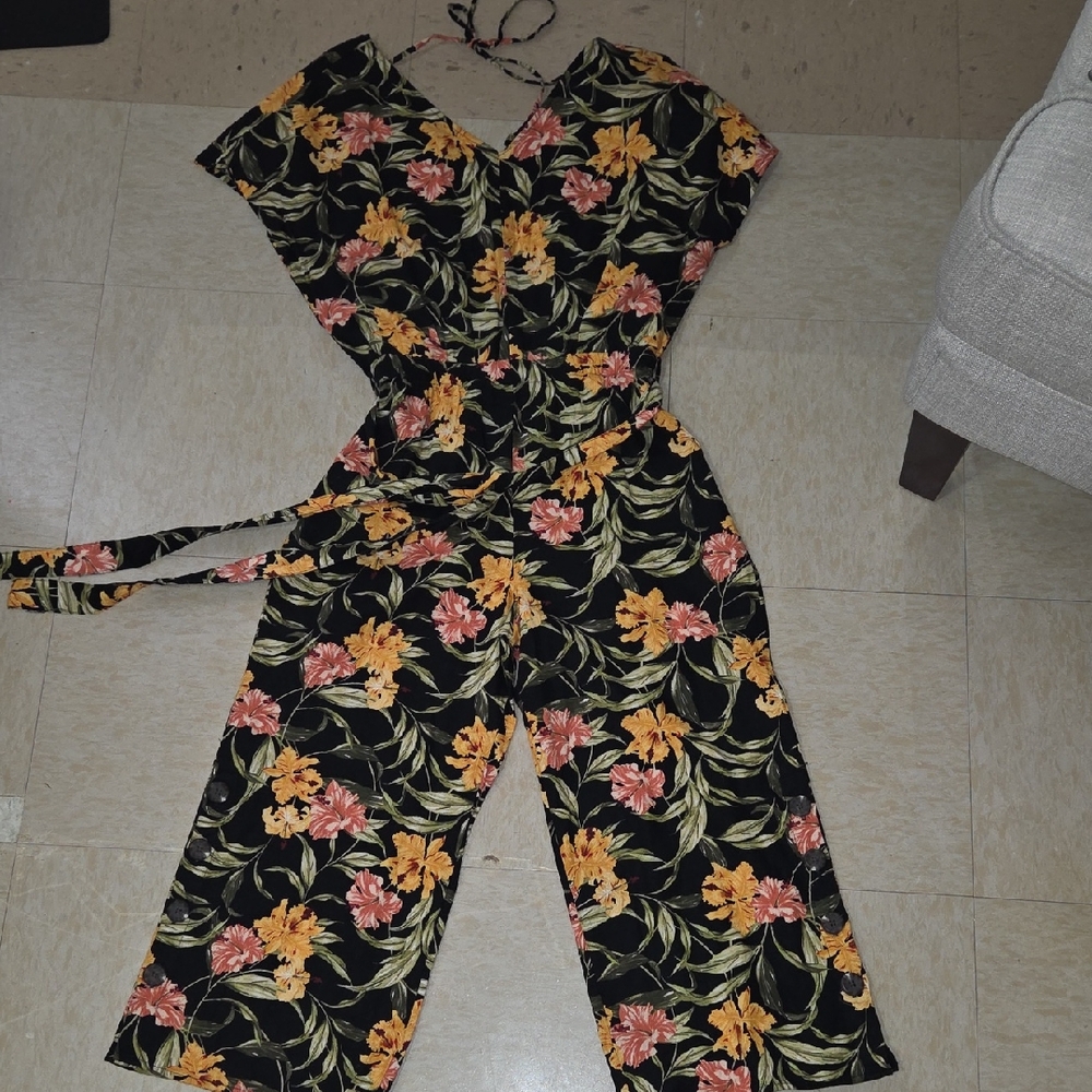 Kensie Black Floral V-Neck Wide-Leg Jumpsuit with Belt